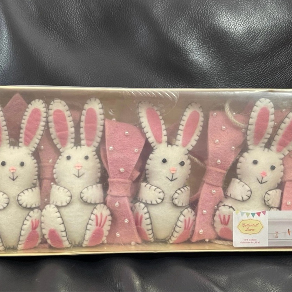 Cottontail Lane Easter Bunnies and Bows Garland - Easter Bunnies Garland
